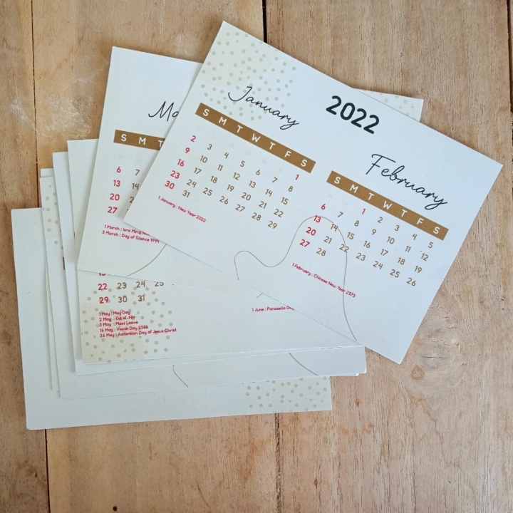 KALENDER 2022 Aesthetic WOODEN STAND TANPA FOTO