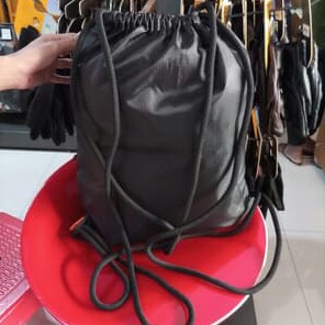 KALIBRE TAS  BLACK - DRAWSTRING BAG 02 17L - 910884 - 000 MERK KALIBRE