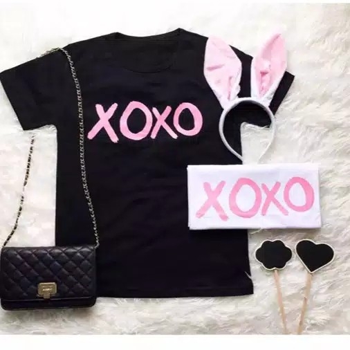 KAOS WANITA XOXO