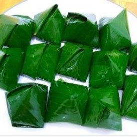 KUE BUGIS KETAN ISI KELAPA MANIS