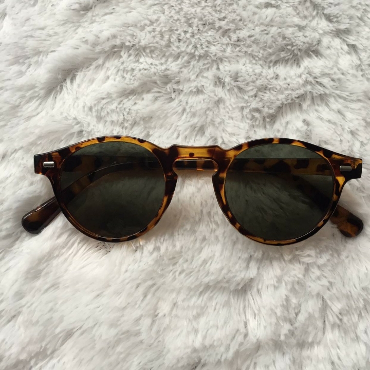 Kacamata Retro Bulet