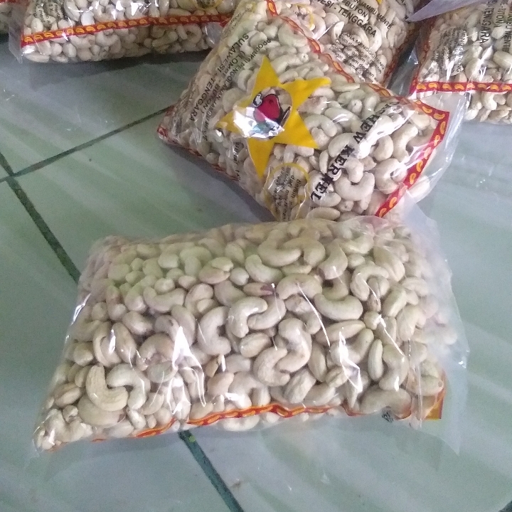Kacang Mete Goreng Aneka Rasa Ada Rasa Bawang Asin Dan Original 2