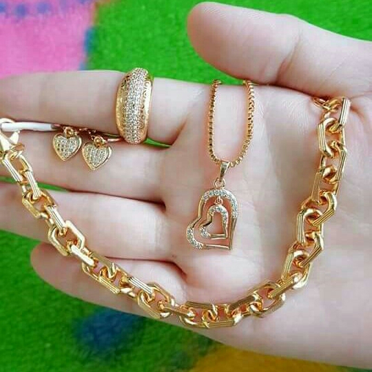 Kalung emas pembuatan Singapore 