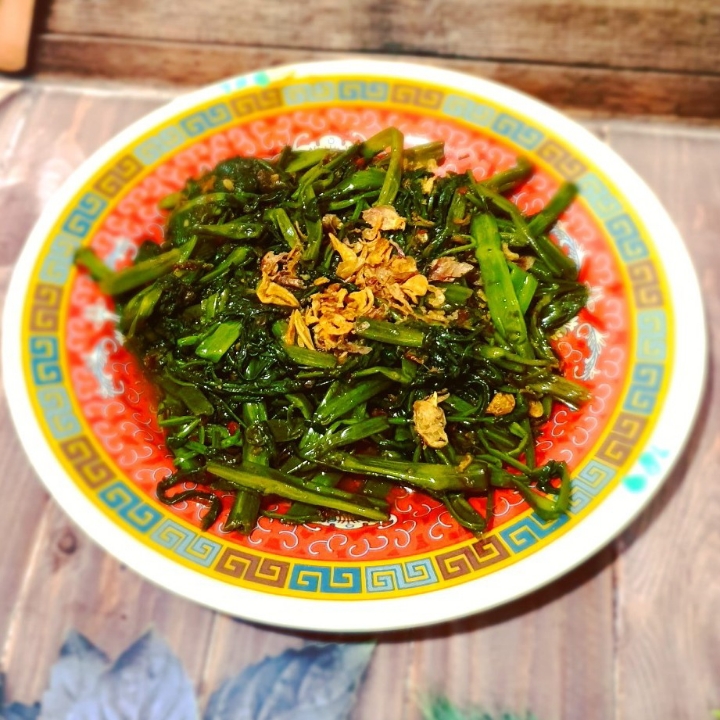 Kangkung Cah Terasi Atau Bawang Putih