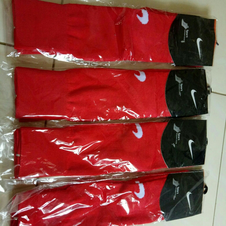Kaos Kaki Nike Panjang Merah