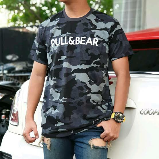 Kaos Pull and Bear Motif Tentara Grey