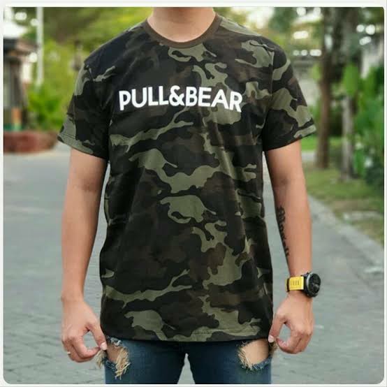 Kaos Pull and Bear Motif Tentara Warna Hijau Army