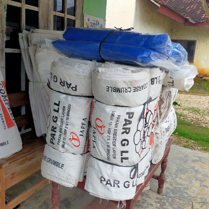 Karung Bekas Pakan Ayam