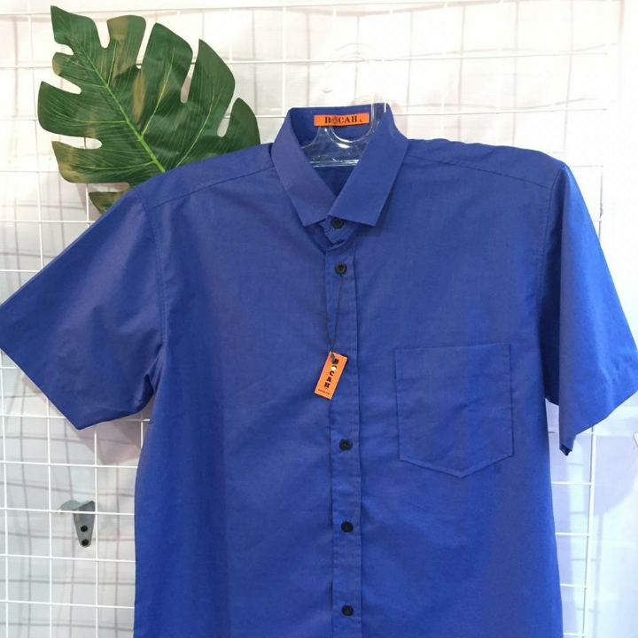 Kemeja Cowok Polos Biru Tua Pendek