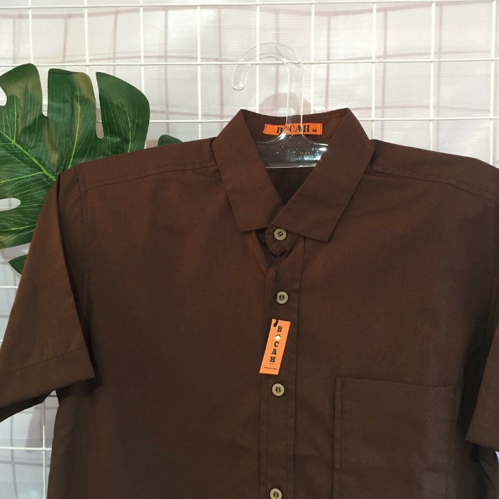 Kemeja Cowok Polos Coklat Pendek