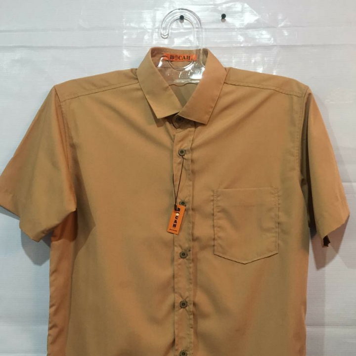 Kemeja Cowok Polos Coklat Susu Pendek