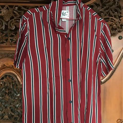 Kemeja Pendek Pull and Bear