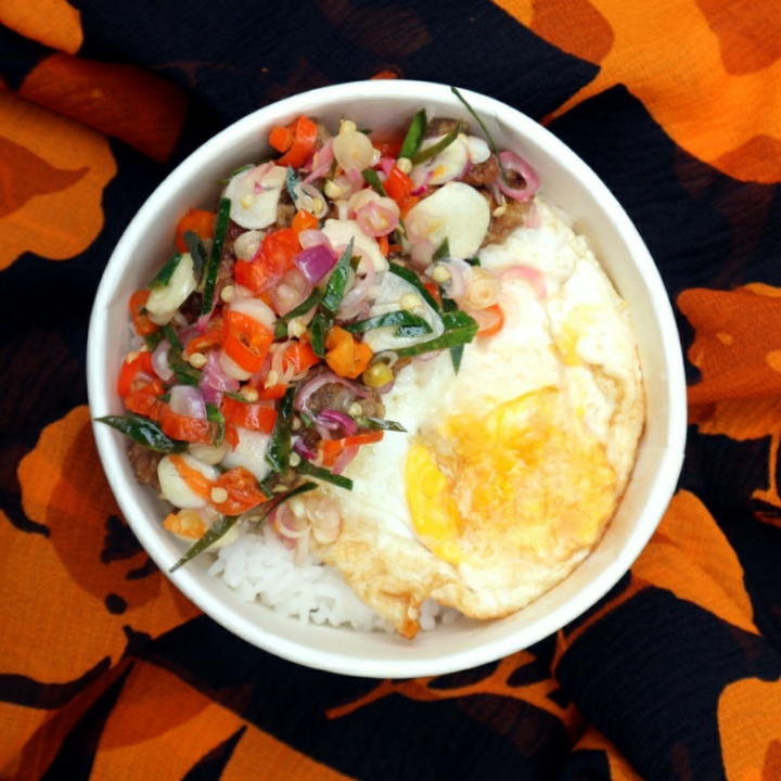 Kenyangnya Matah Bali