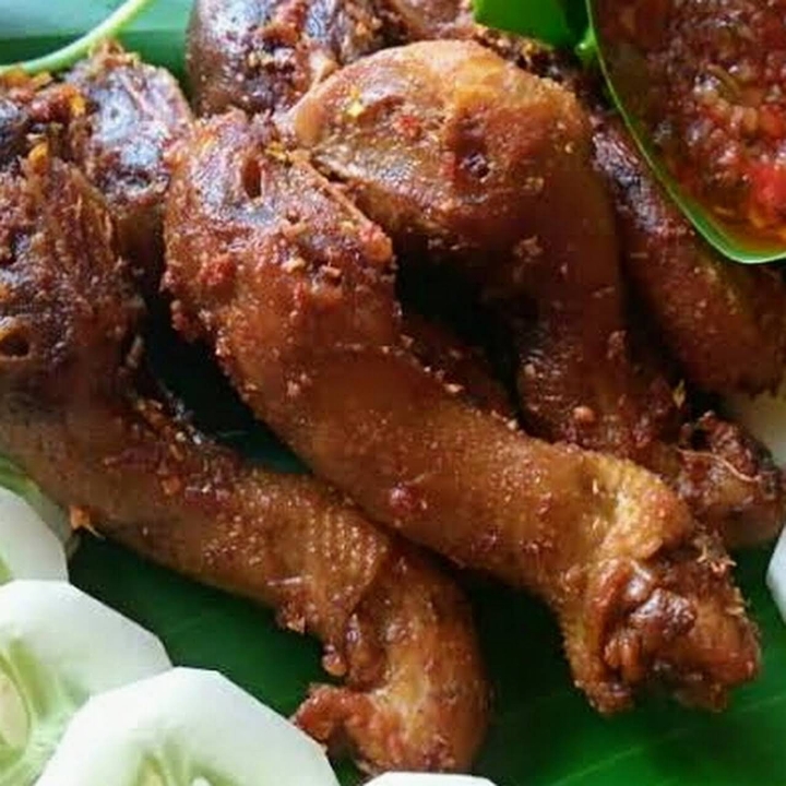 Kepala Ayam Goreng