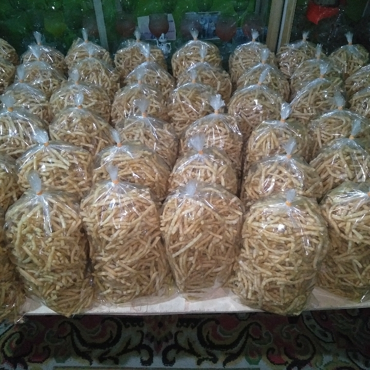 Keripik Bawang Dan Stick Royco