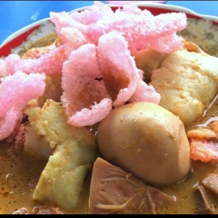 Ketupat Gulai Khas Padang