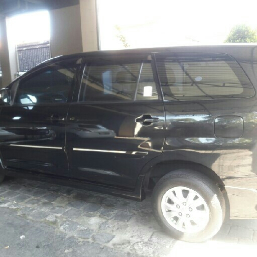 Kijang Inova Hitam Luxury Tahun 2014