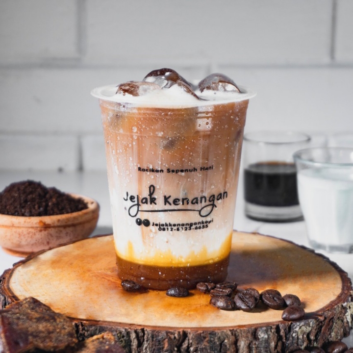 Kopi Susu Jejak Kenangan