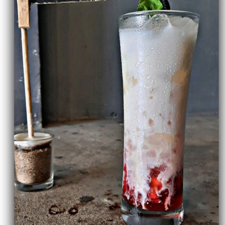 Korean Strawberry Milk