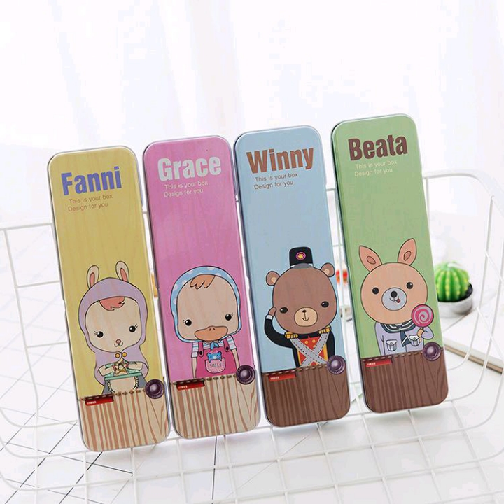 Kotak pensil motif kartun