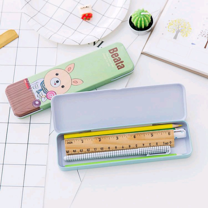 Kotak pensil motif kartun 2