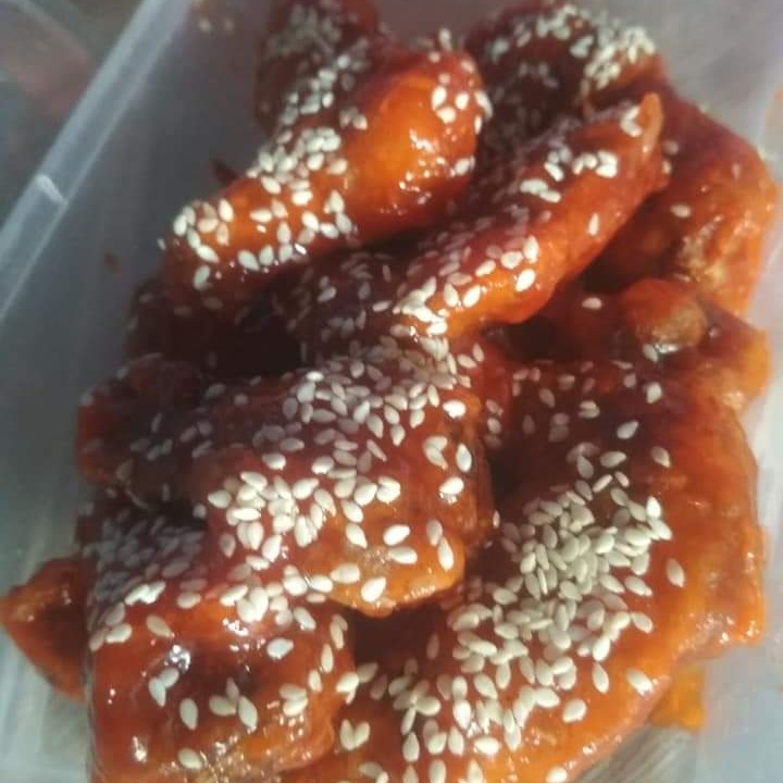 Krenyes Hot Wings Isi 9