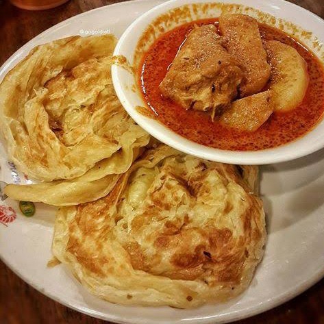 Kuboos With Lamb Curry