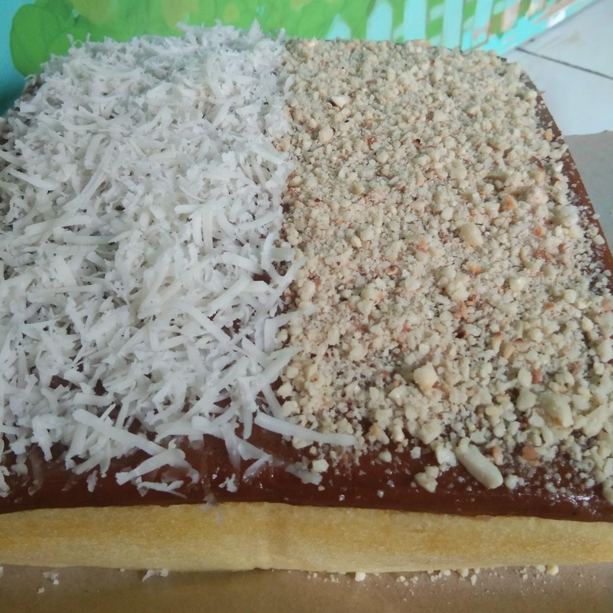 Kue Bolu Jungkir Balik Toping Mix Kacang Keju
