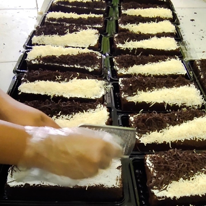 Kue Bronis