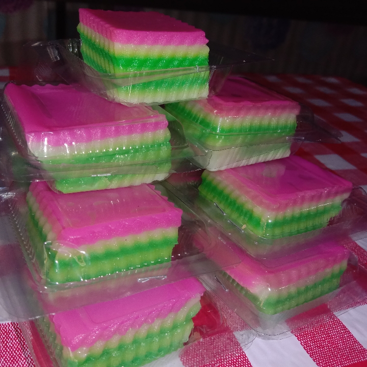 Kue Lapis Warna