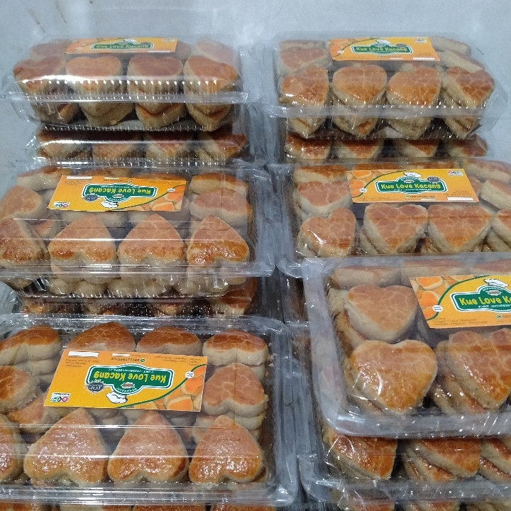 Kue Love Kacang