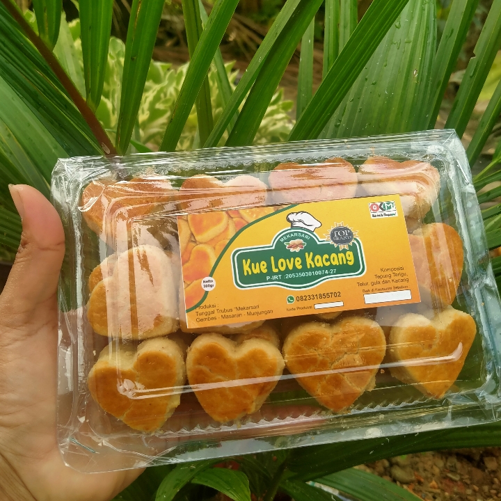 Kue Love Kacang