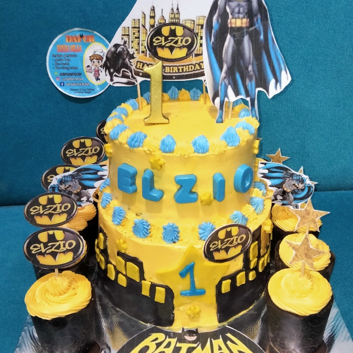 Kue Ultah Batman 2 Tingkat 18x18 