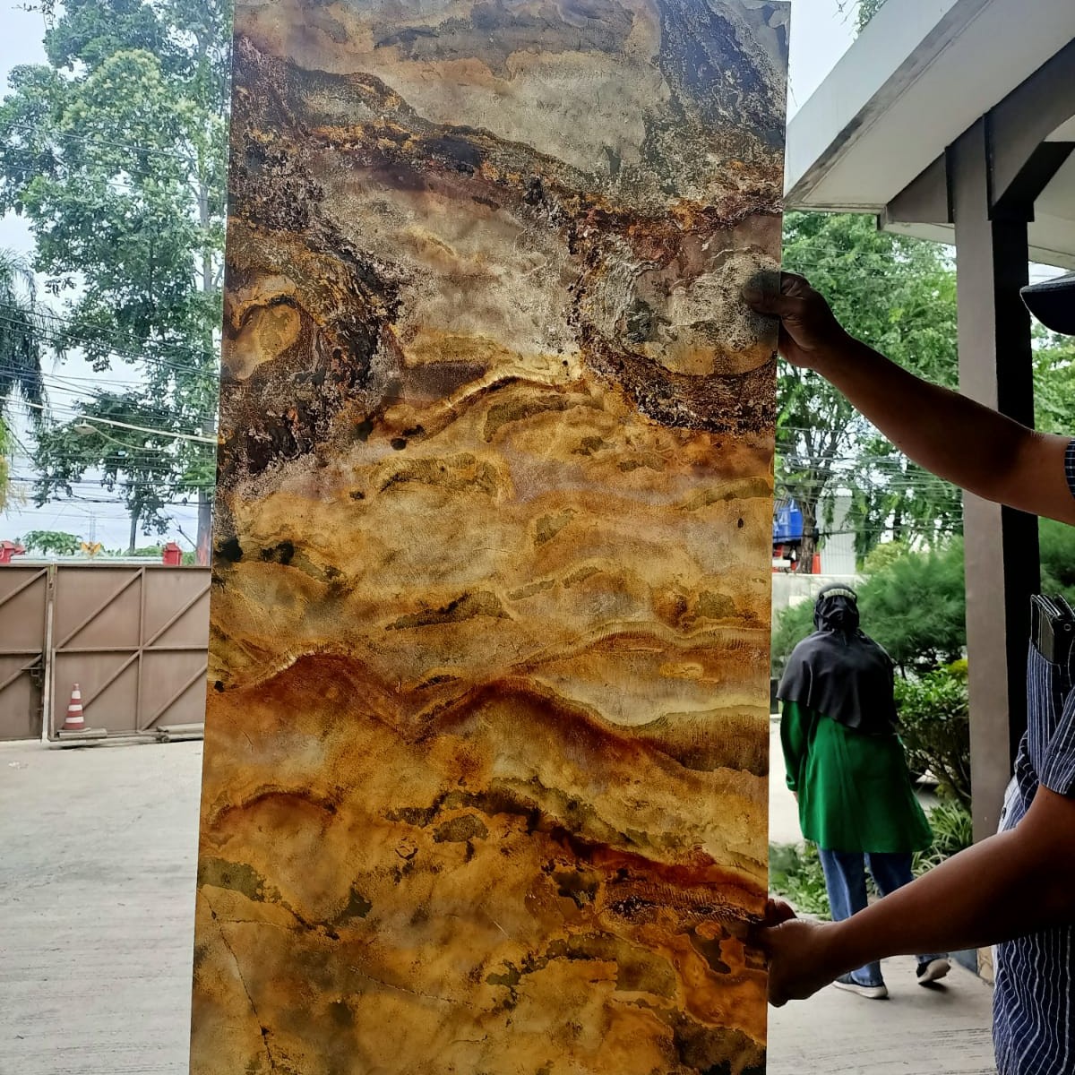 Kulit Batu Tembus CahayaTranslucent 2