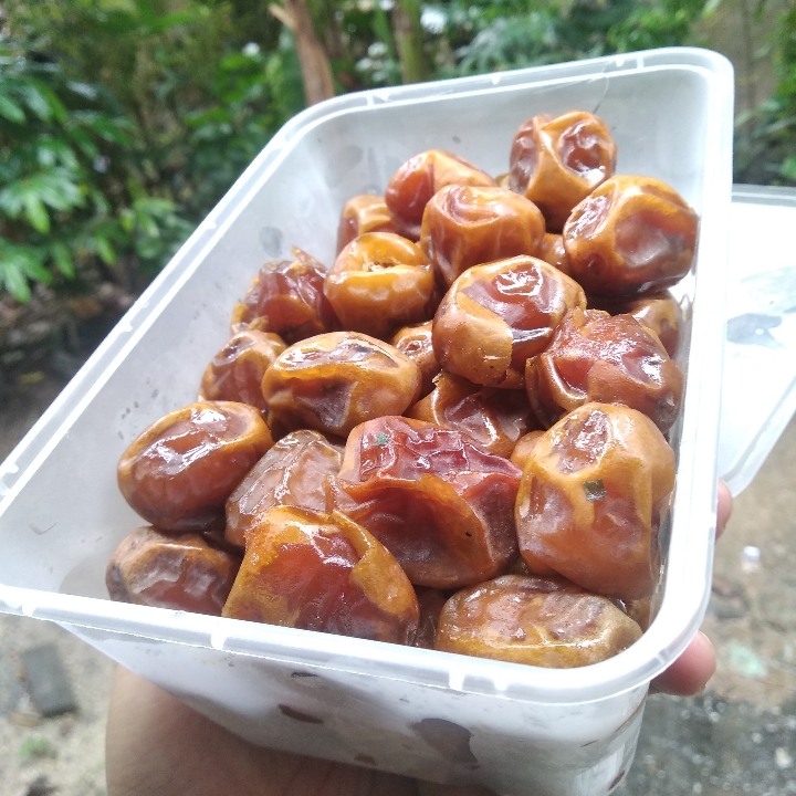 Kurma Sukari  Dagingnya Tebal Dan Empuk