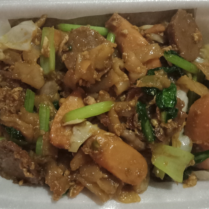 Kwetiau Goreng Bakso Sosis