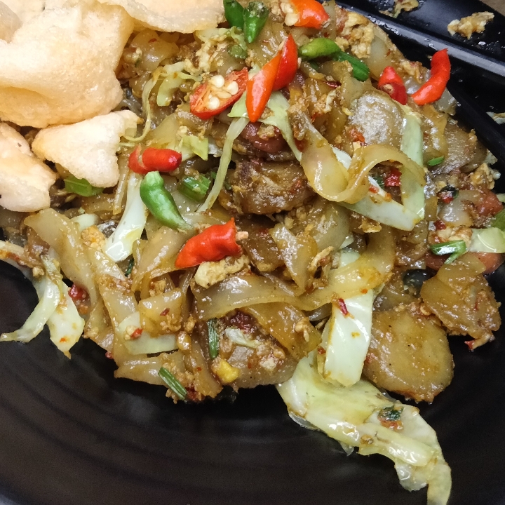 Kwetiau Goreng Ayam Baksos 2