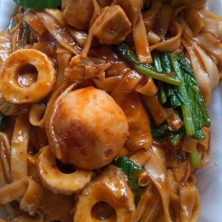 Kwetiau Goreng Spesial