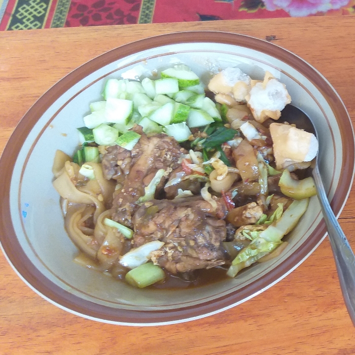 Kwetiau Tulang
