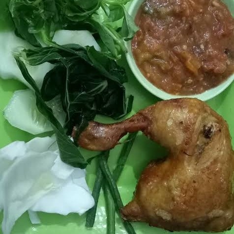 LALAPAN AYAM POTONG TANPA NASI