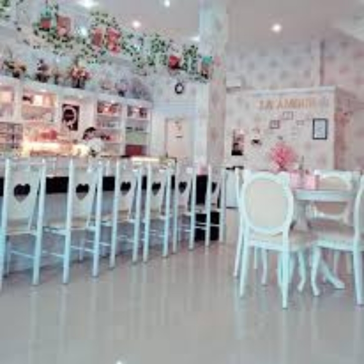 La Amour Dan Ucle House Cafe