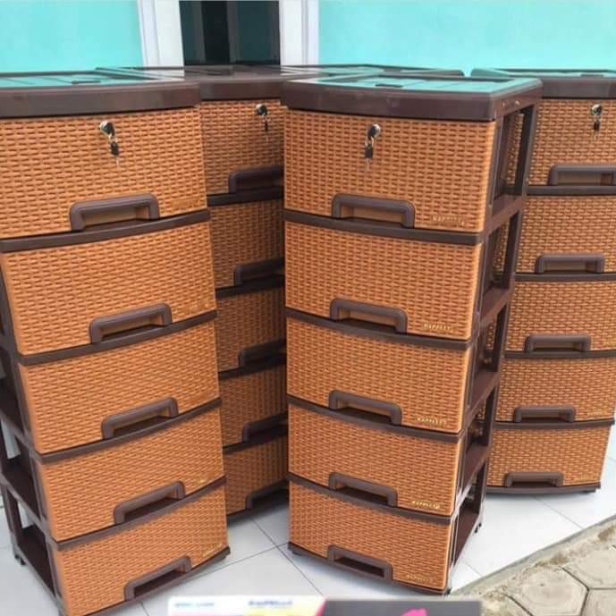 Laci Napoli warna Coklat