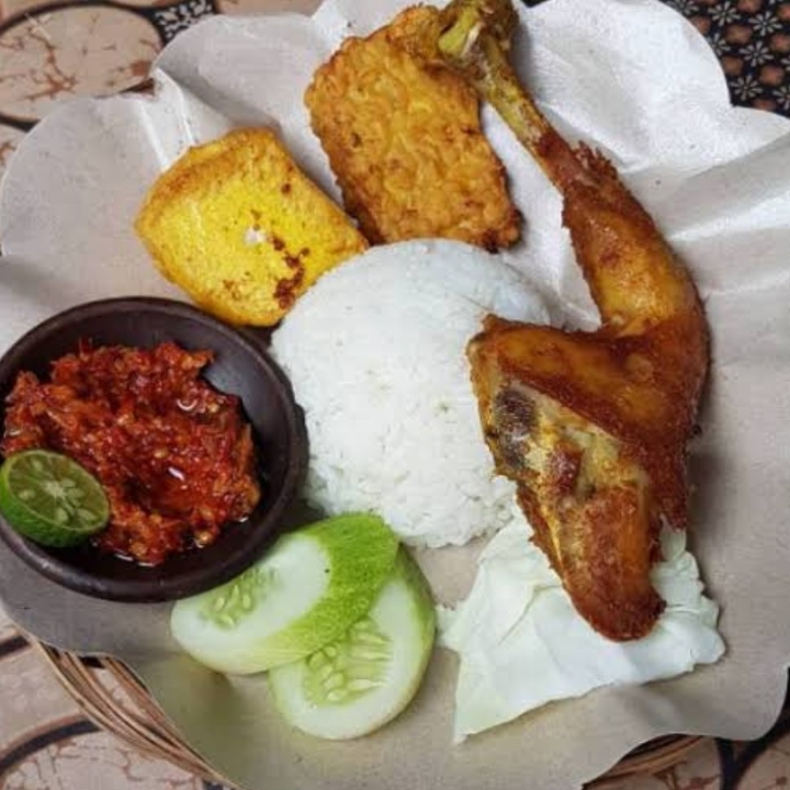 Lalapan Ayam  
