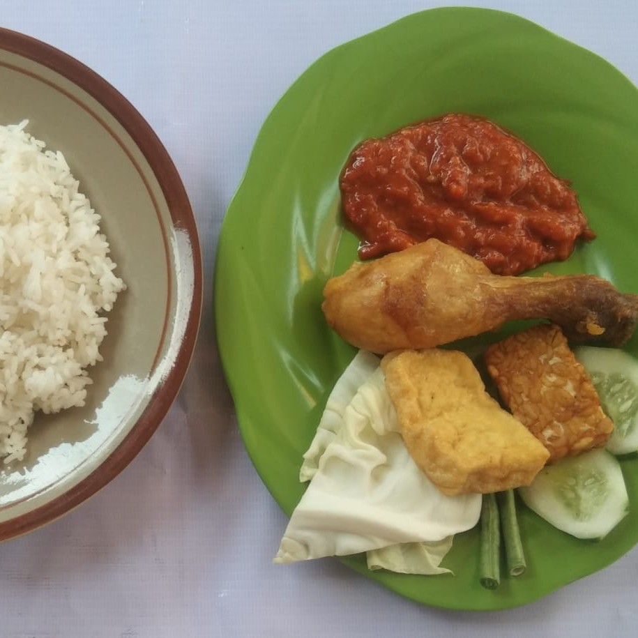 Lalapan Ayam