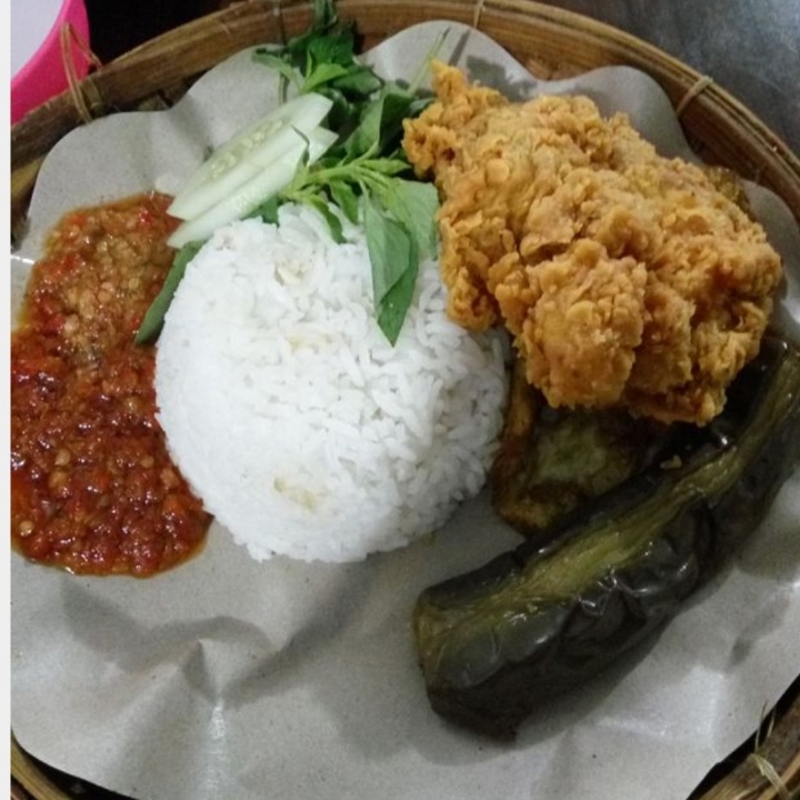 Lalapan Ayam Crispy