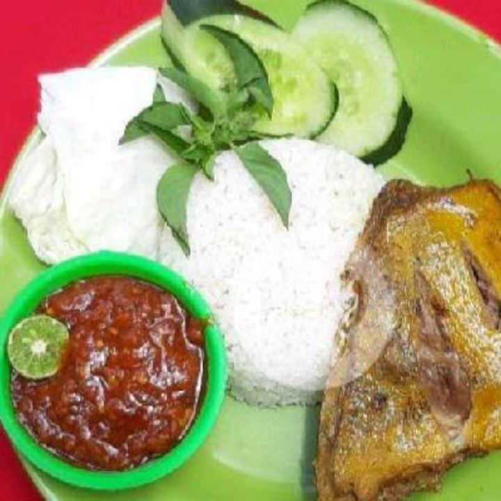 Lalapan Ayam Kampung