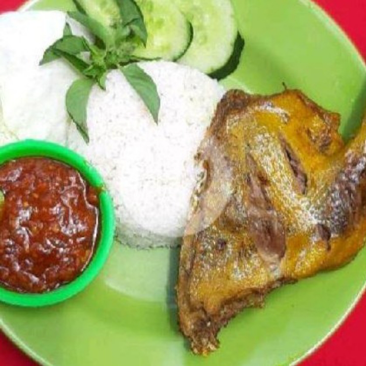 Lalapan Ayam Kampung