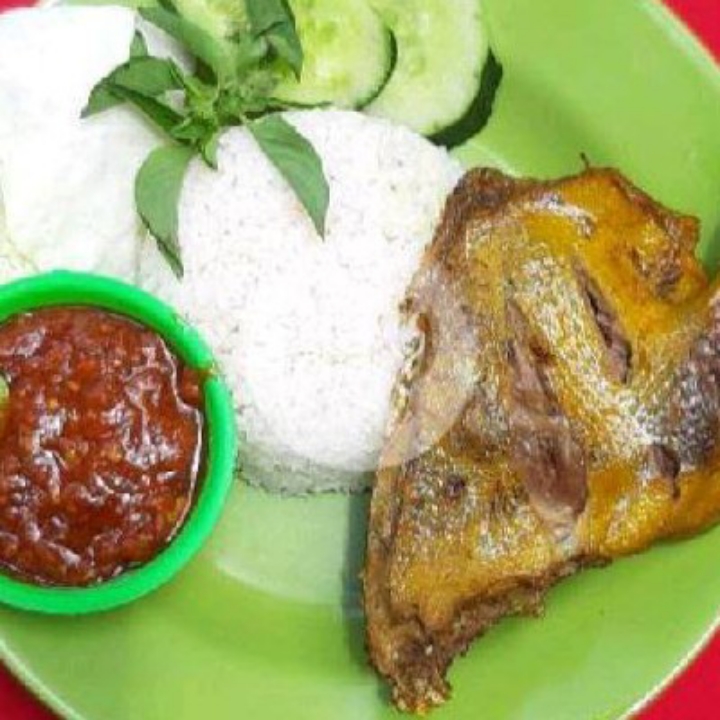 Lalapan Ayam Kampung