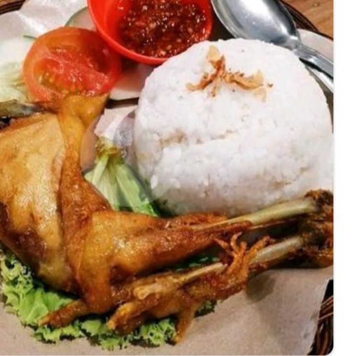 Lalapan Ayam Kampung 