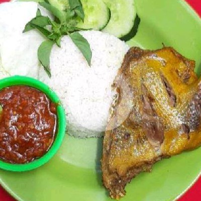 Lalapan Ayam Kampung